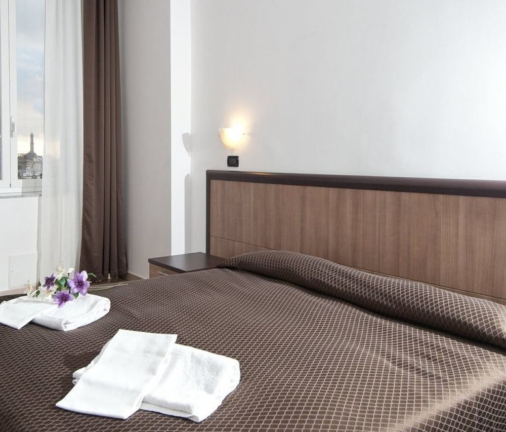 Hotel Chopin Генуя Экстерьер фото